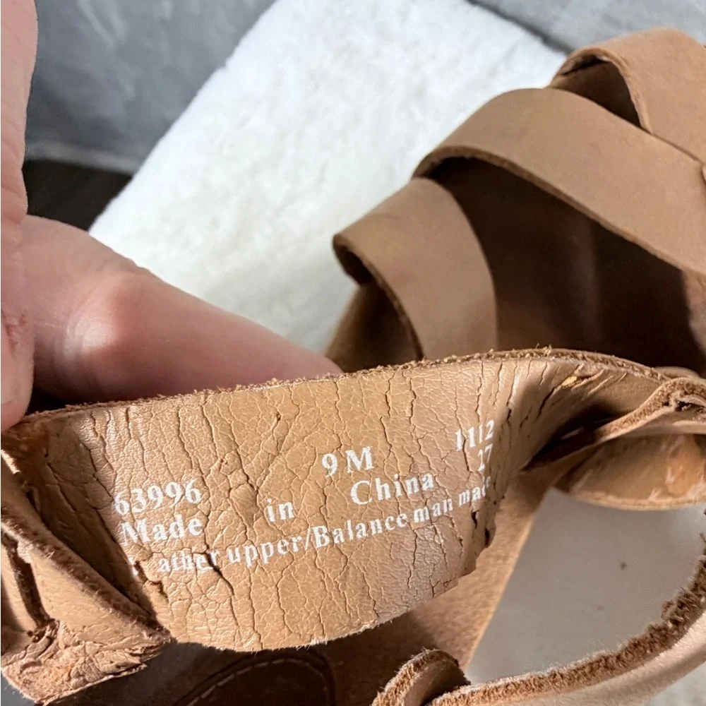 Clarks Collection Tan Cork Wedge Strappy Sandals Size 9 M with some peeling